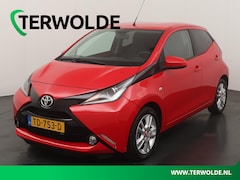 Toyota Aygo - 1.0 VVT-i x-play | Parkeercamera | Climate Control | Lichtmetalen velgen |