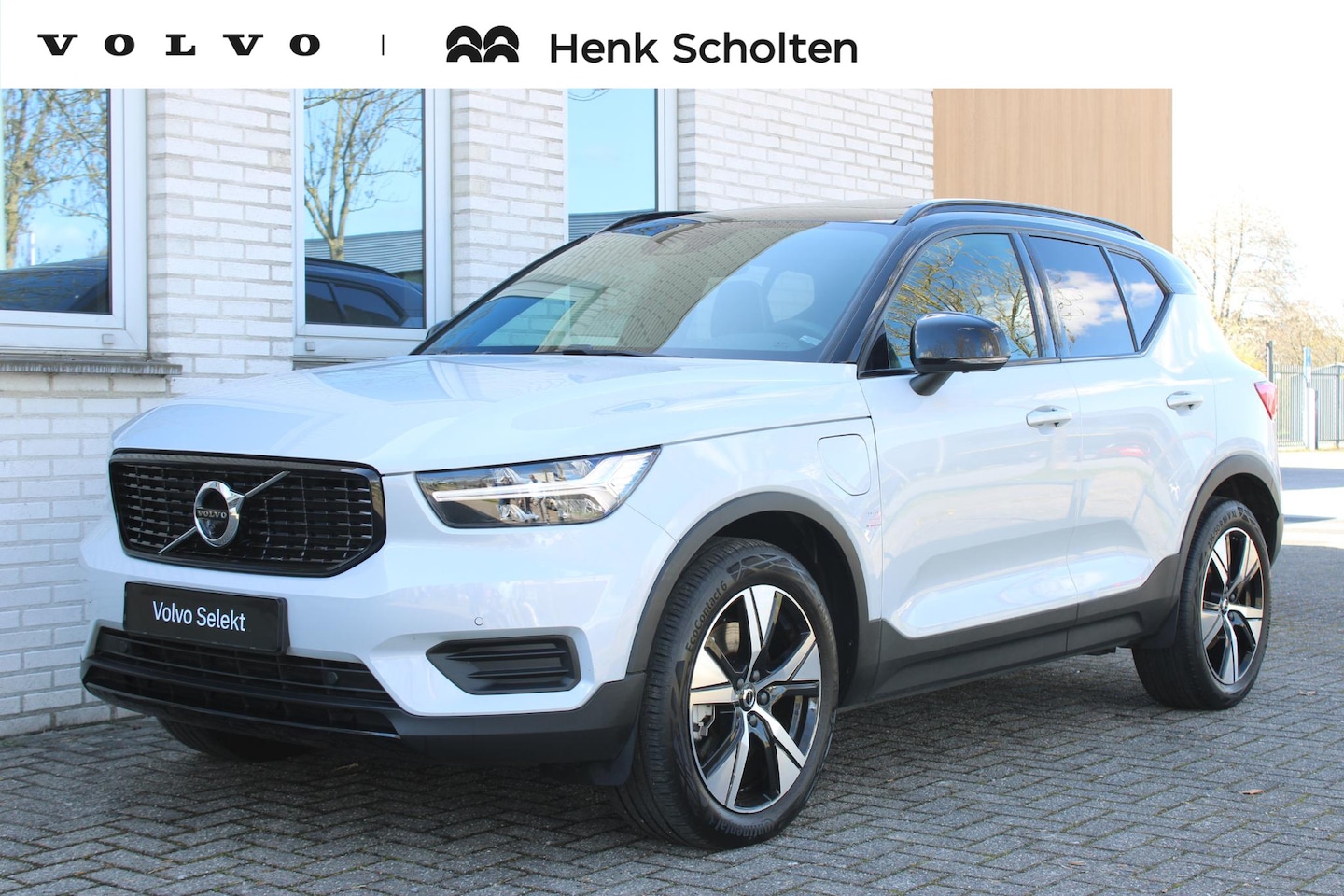 Volvo XC40 - T4 Recharge R-Design | Panoramadak | Verwarmbare voorstoelen en stuurwiel | 360 graden cam - AutoWereld.nl