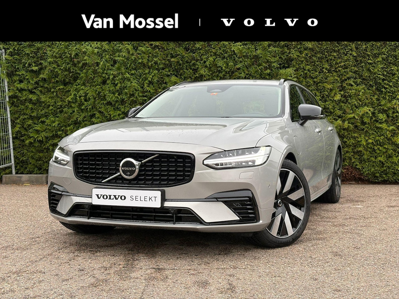 Volvo V90 - T8 Plug-in hybrid AWD Ultra Dark | Panoramadak | Harman/Kardon | 360 camera | Trekhaak | - AutoWereld.nl