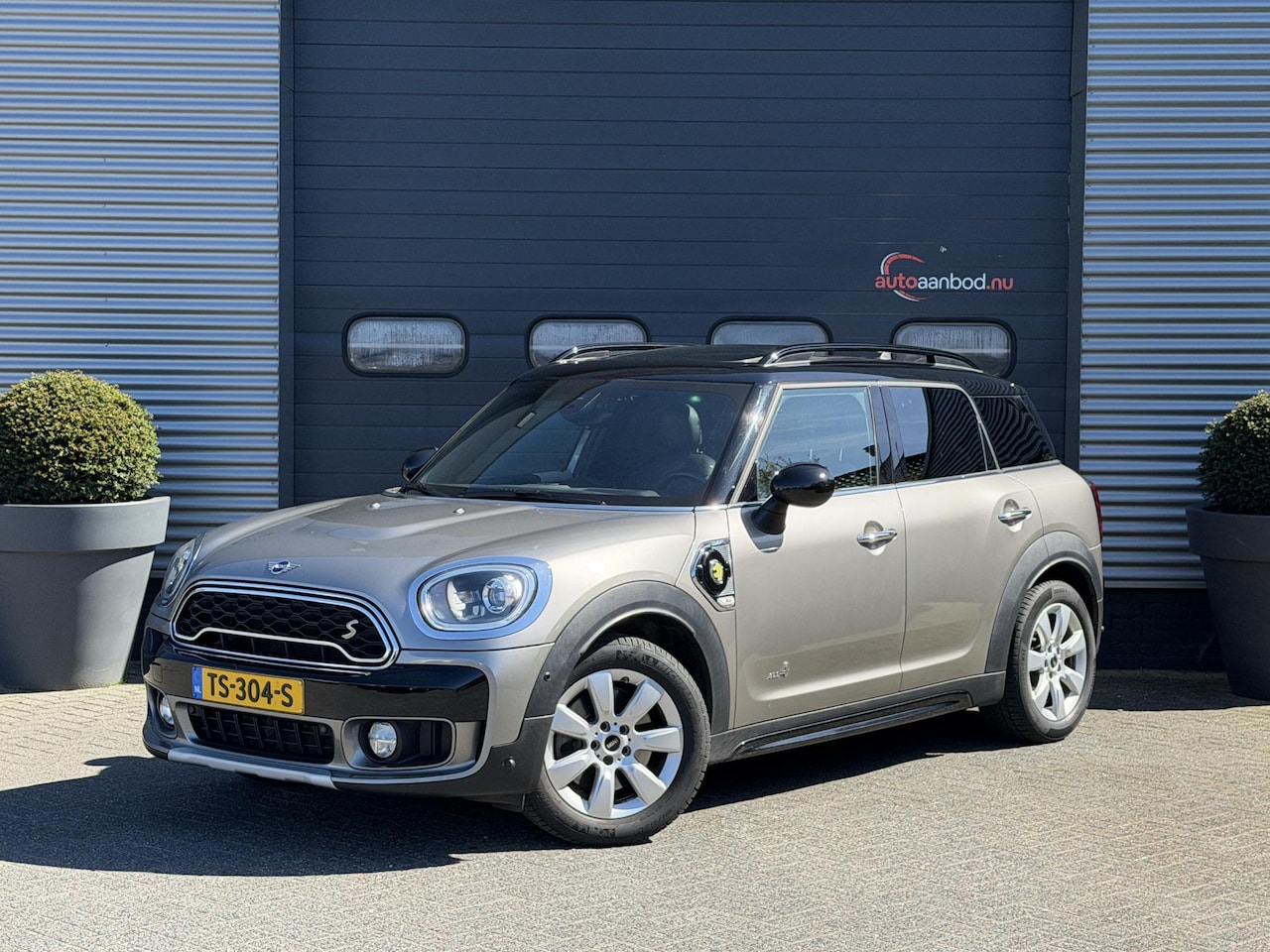 MINI Countryman - Mini 1.5 Cooper S E ALL4 Chili | Panoramadak | Camera | Head-Up Display | Harmon Kardon | - AutoWereld.nl