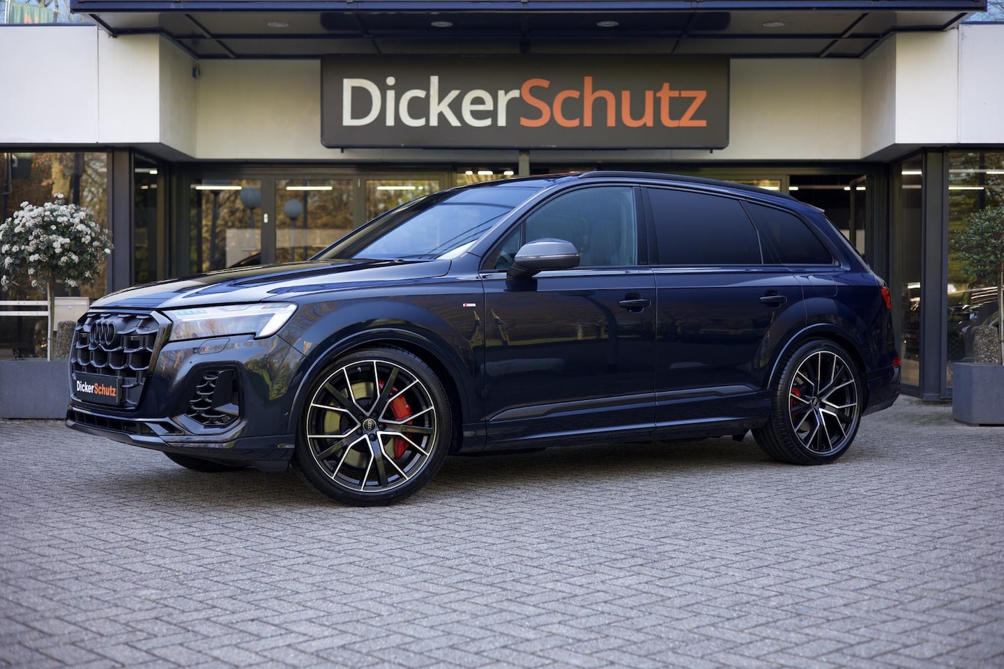 Audi Q7 - 60 TFSIe Competition Vierwielb. | Pano | Massage | Trekhaak - AutoWereld.nl