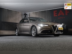 Alfa Romeo Giulia - 2.0T Sport / AUT / Open Panoramadak / Navi / Camera / Ecc / Cruise Control / Lane Assist /