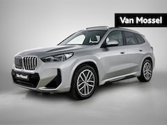 BMW X1 - xDrive25e M Sport | PANO-SCHUIFDAK | LEER | SPORTSTOELEN | HEAD-UP | 360 CAMERA | DRAADLOO