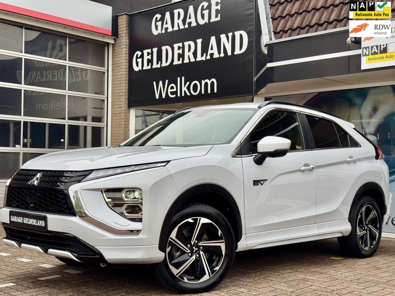 Mitsubishi Eclipse Cross - 2.4 PHEV Intense+ | Bi-Xenon | Full-Led | Navi | Camera | Cruise | Climate | Full-option's - AutoWereld.nl