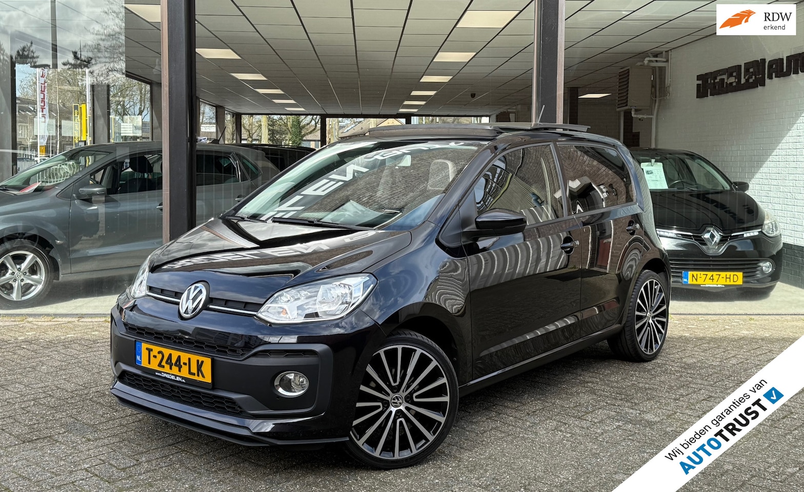 Volkswagen Up! - 1.0 TSI 90pk high up! CLIMA | PANO DAK | CAMERA | STOELVERW - AutoWereld.nl