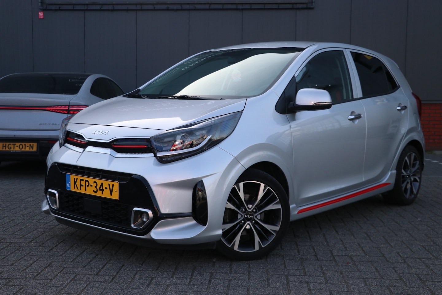 Kia Picanto - 1.2 CVVT GT Line | camera | apple carplay | leer | climate control - AutoWereld.nl