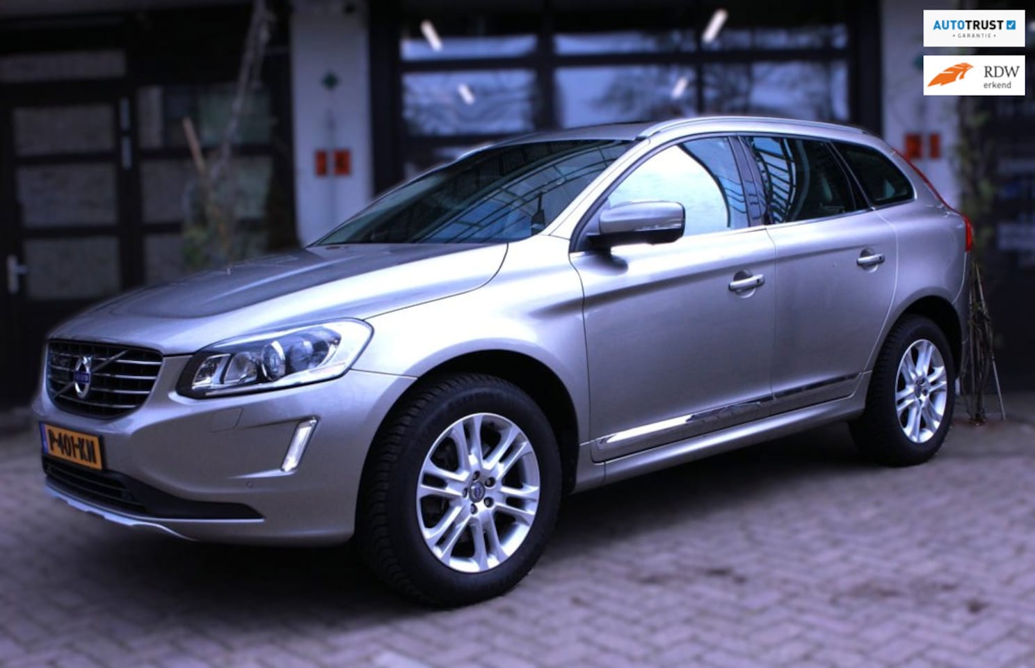Volvo XC60 - 3.0 T6 R-Design 3.0 T6 R-Design - AutoWereld.nl
