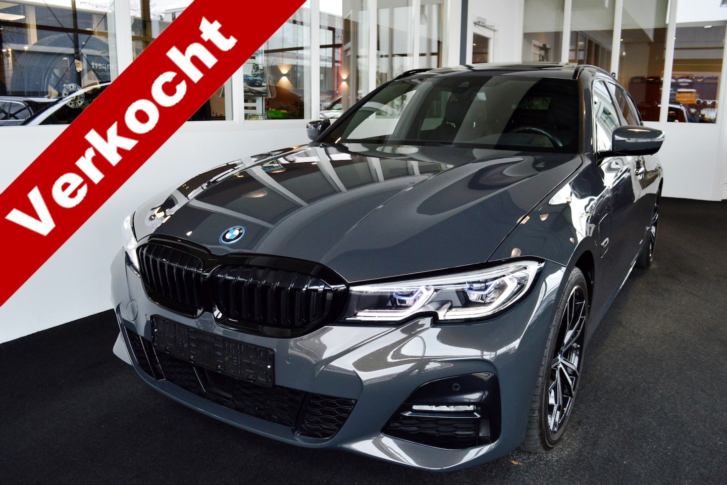 BMW 3-serie Touring - 330e Hybride M-Sportedition | Dravitgrau ! - AutoWereld.nl