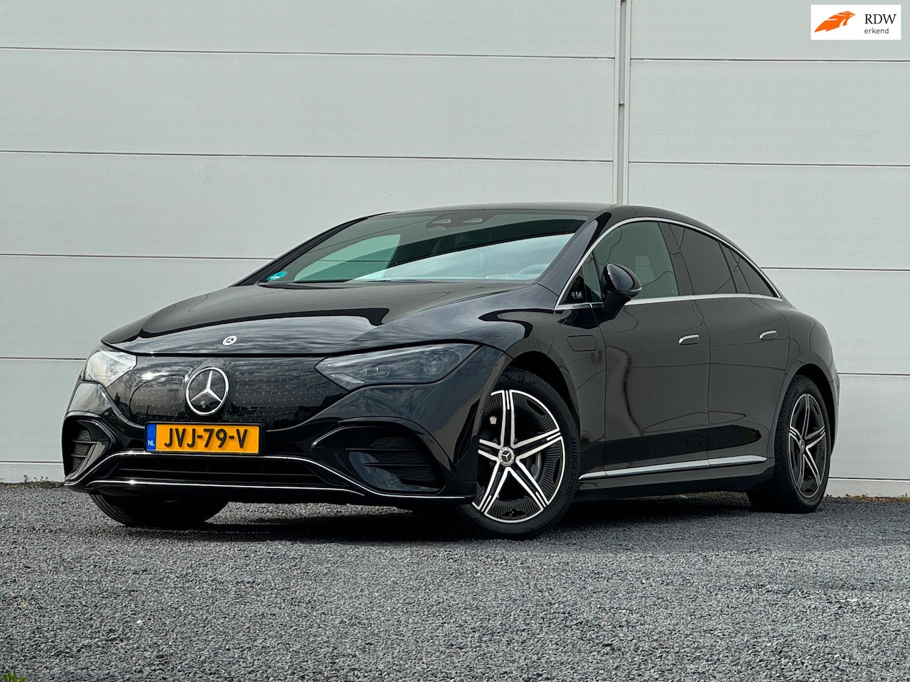 Mercedes-Benz EQE - 300 AMG 89 kWh Burmester 360 Cam Keyless Memory seats Leer Dodehoek detectie - AutoWereld.nl