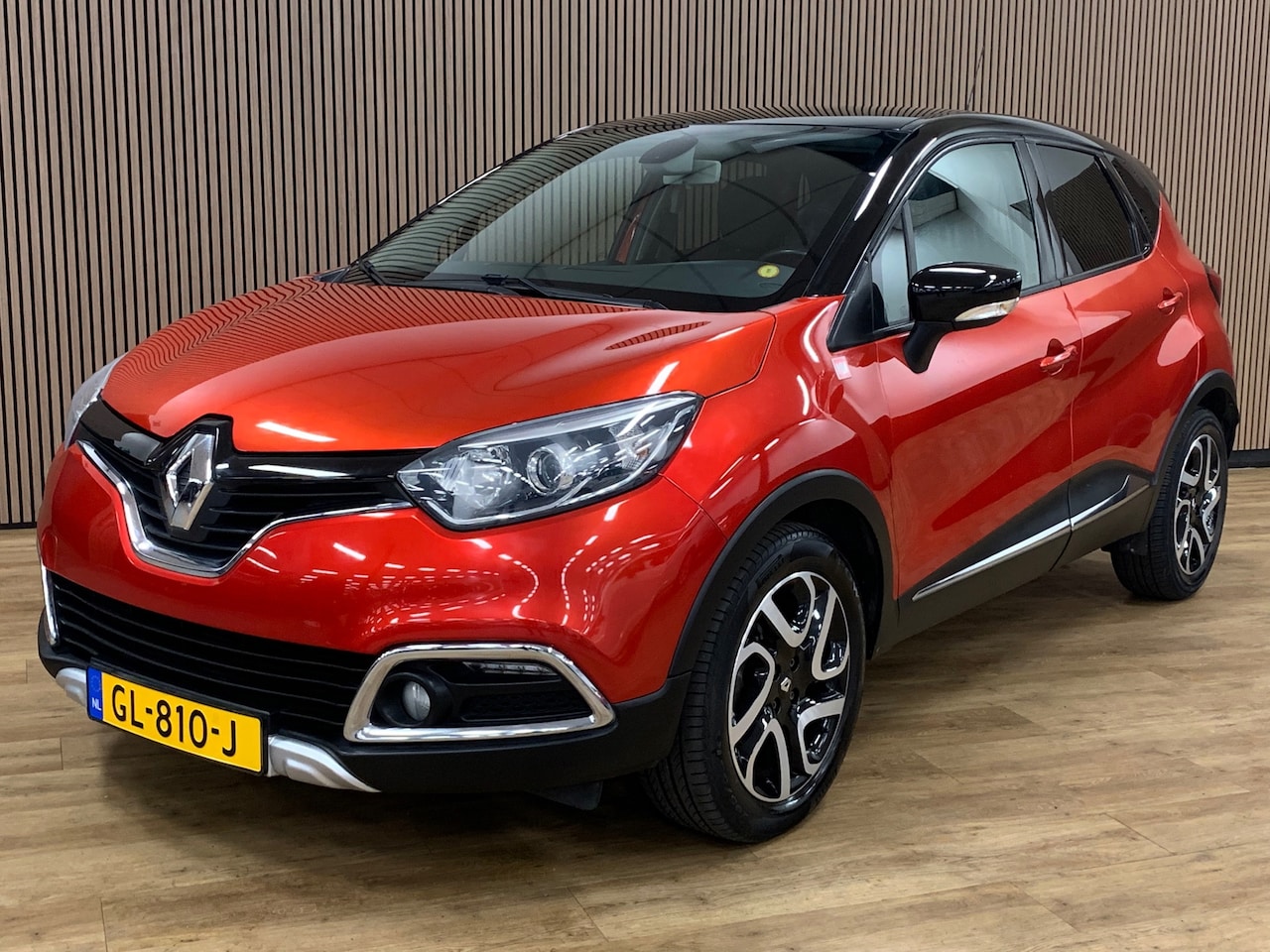 Renault Captur - 1.2 TCe Helly Hansen|Automaat|36000KM|Navigatie| - AutoWereld.nl