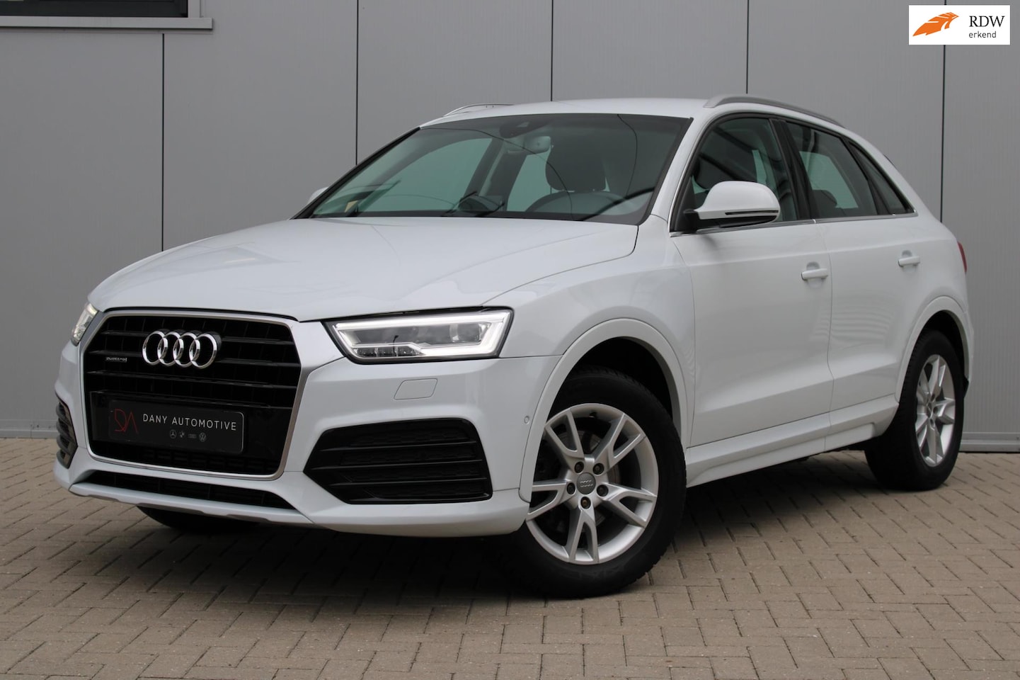 Audi Q3 - 2.0 TFSI quattro Design Pro Line Plus 1 Jaar Garantie TREKHAAK I AUT I NAVI I CAM I CLIMA - AutoWereld.nl
