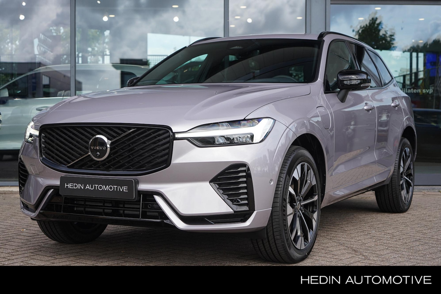 Volvo XC60 - 2.0 T6 Plug-in hybrid AWD Plus Dark | NIEUW uit voorraad leverbaar | Google | Stoel & Stuu - AutoWereld.nl
