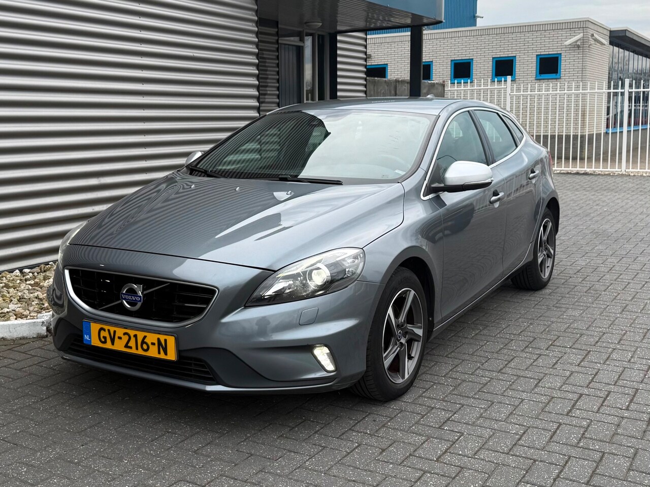 Volvo V40 - 2.0 D2 R-Design Business 2.0 D2 R-Design Business - AutoWereld.nl