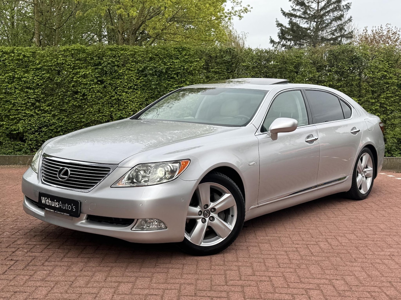 Lexus LS 460 - President V8 (gr onderhoud+nw banden rondom) - AutoWereld.nl