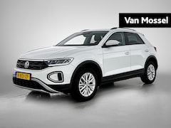 Volkswagen T-Roc - 1.5 TSI Life 75 Edition | 150 PK | Automaat | Trekhaak | Digitale cockpitscherm | Parkeers