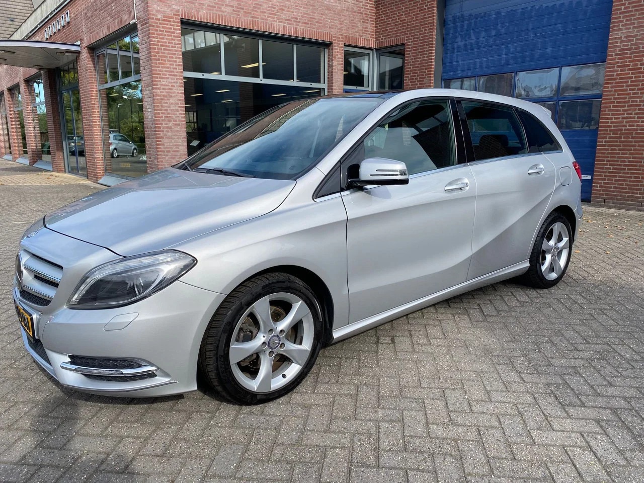 Mercedes-Benz B-klasse - 180 automaat, pano dak. - AutoWereld.nl