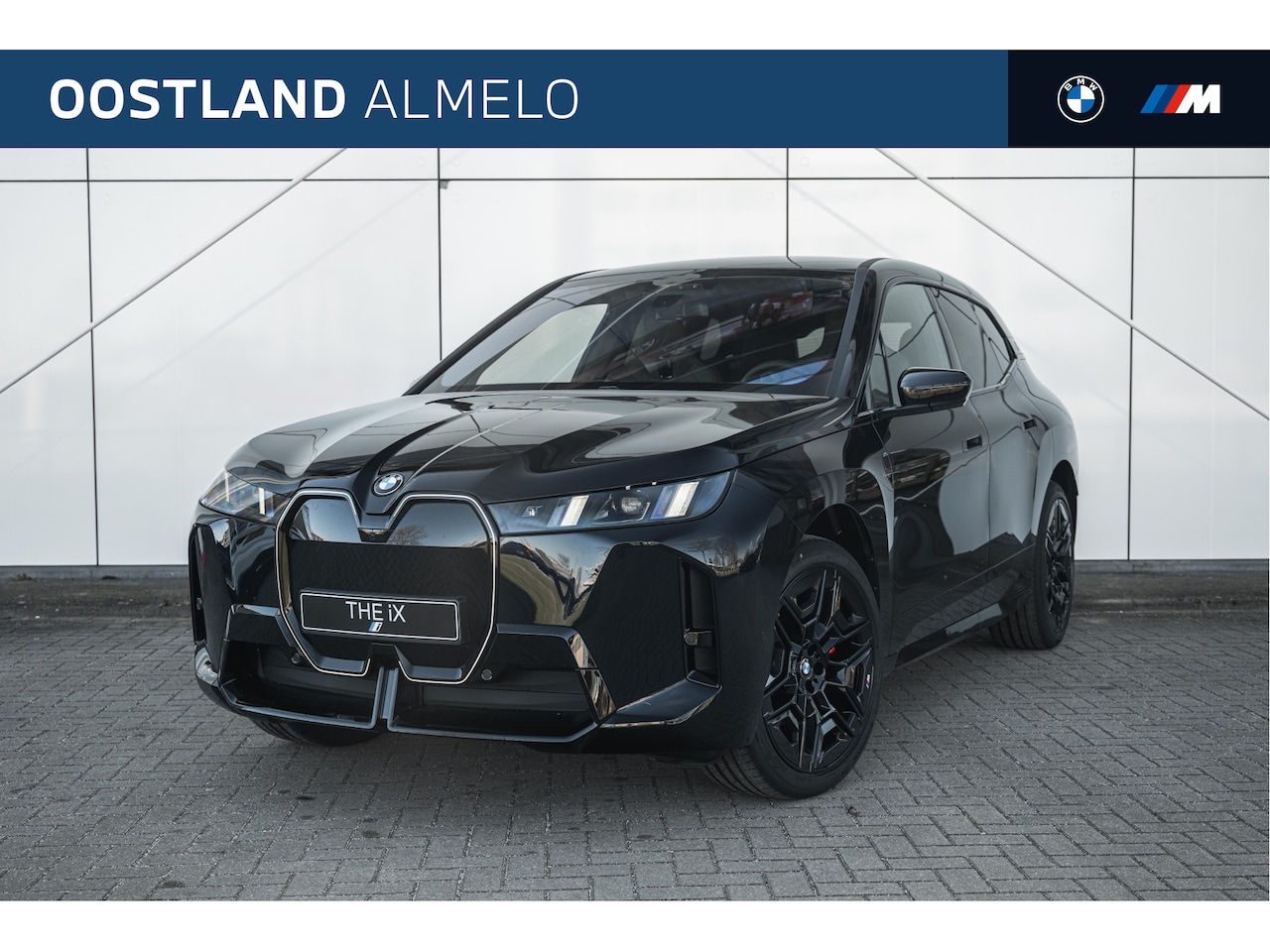 BMW iX - xDrive60 M Sport / Panoramadak Sky Lounge / Parking Assistant Professional / M Multifuncti - AutoWereld.nl