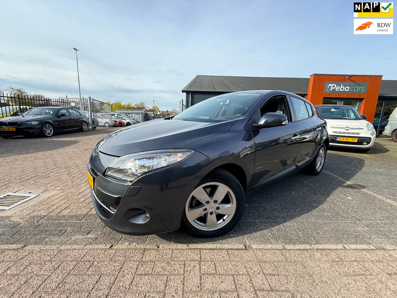 Renault Mégane - 2.0 Dynamique/Automaat/Nl Auto/78000 Km!!! - AutoWereld.nl