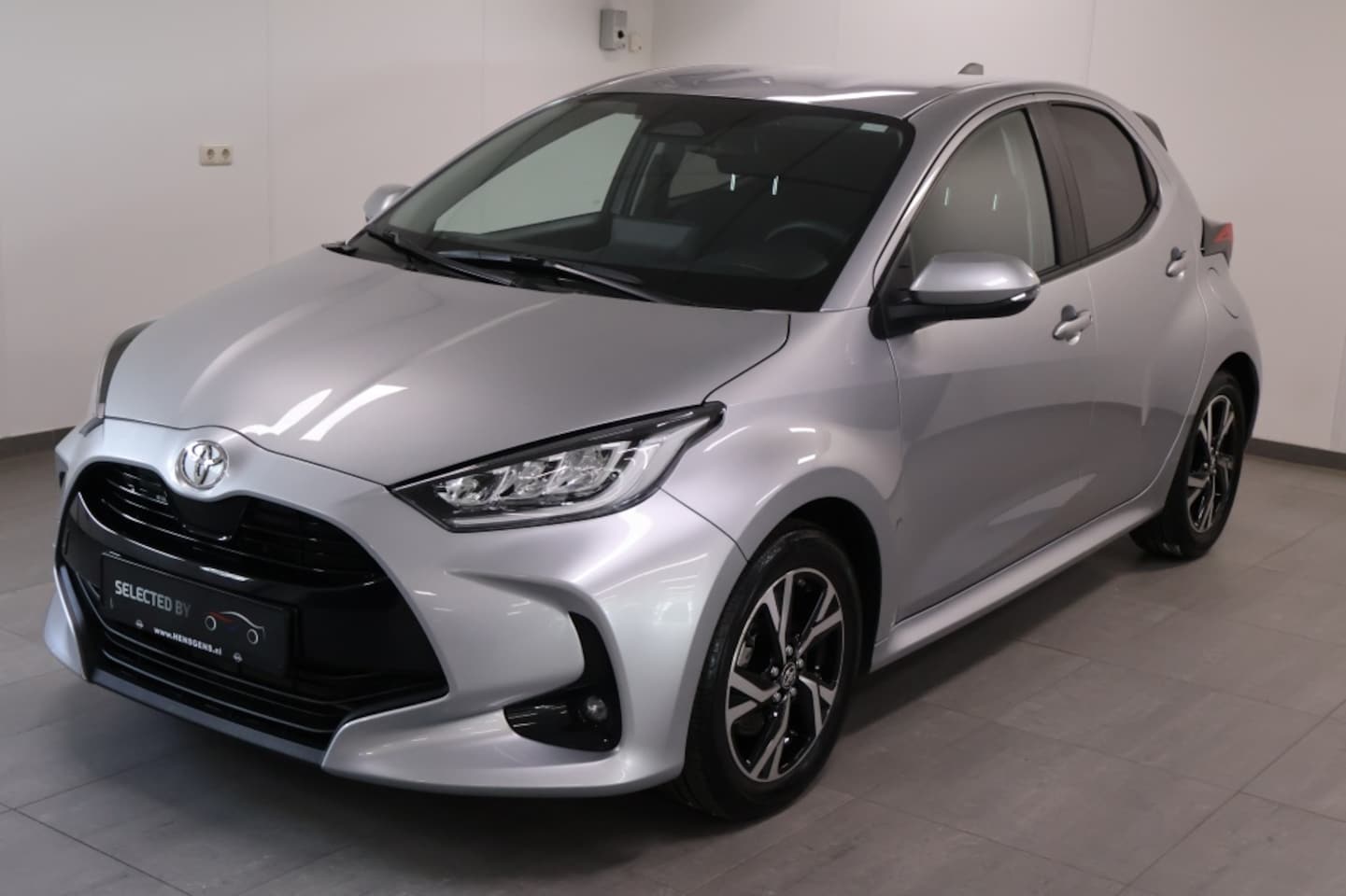 Toyota Yaris - 1.5 Hybride 115 Dynamic | Winterpack - AutoWereld.nl
