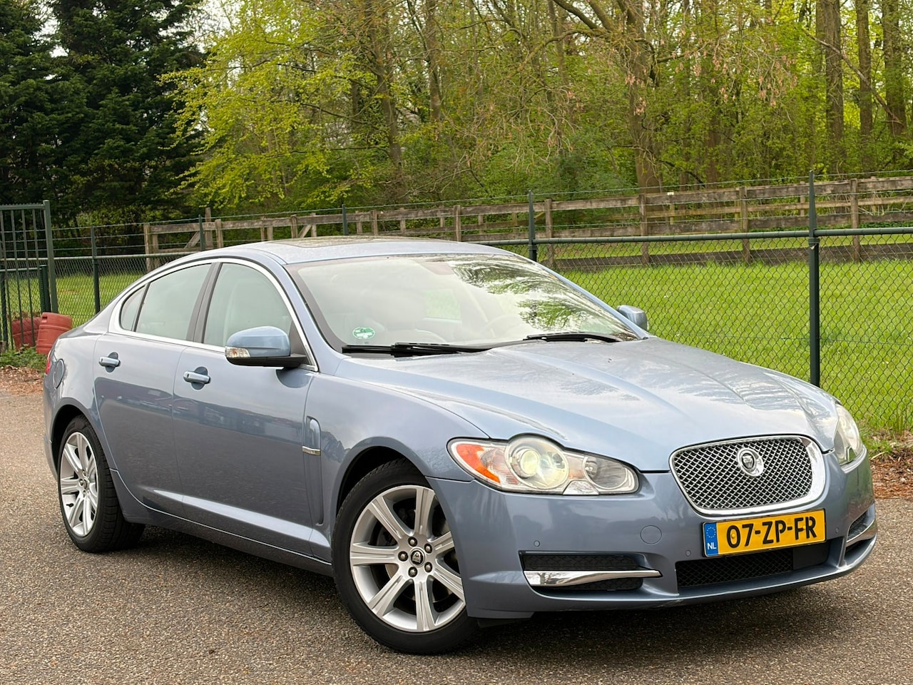 Jaguar XF - 4.2 V8 Premium Luxury /Luxe/Automaat/Xenon/Pano/ - AutoWereld.nl
