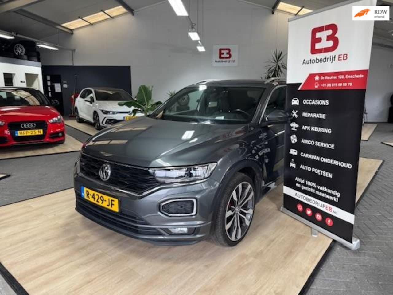 Volkswagen T-Roc - 1.5 TSI Sport R-Line 3x DSG -Pano - AutoWereld.nl