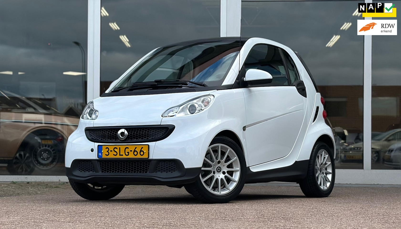 Smart Fortwo coupé - 1.0i mhd A/T Edition Pure1e Eigenaar Airco Mooi! APK 11-2026 - AutoWereld.nl