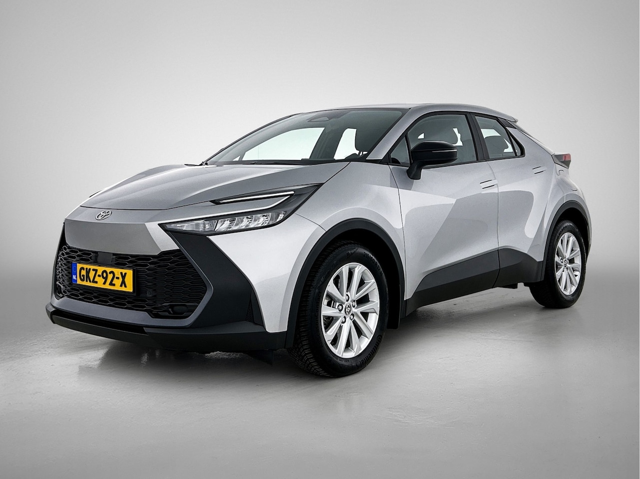 Toyota C-HR - 1.8 Hybrid 140 Active | Apple Carplay & Android Auto | Parkeercamera | * - AutoWereld.nl