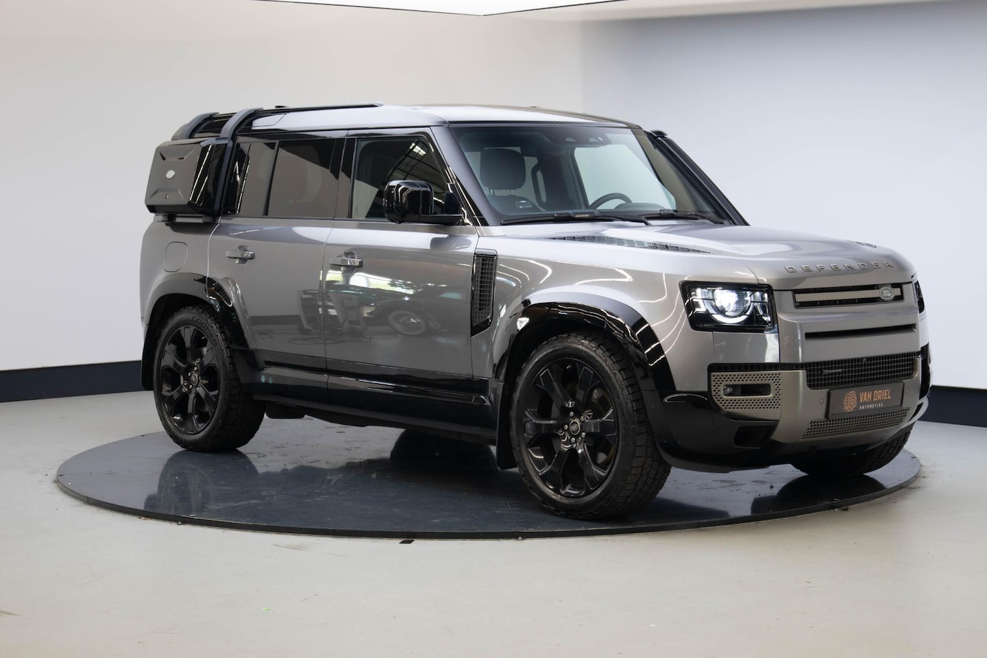 Land Rover Defender 110 - 2.0 P400e 110 X-Dynamic HSE | Panoramadak | Cold Climate | Trekhaak | 360 Camera | Luchtve - AutoWereld.nl