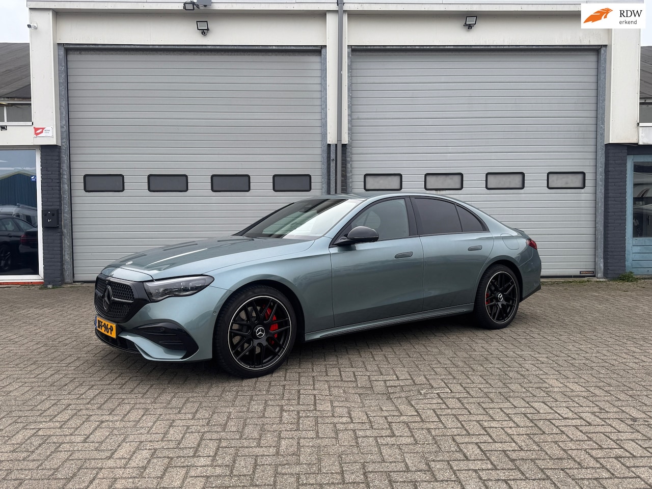 Mercedes-Benz E-klasse - 300 e AMG Line 300 e AMG Line - AutoWereld.nl