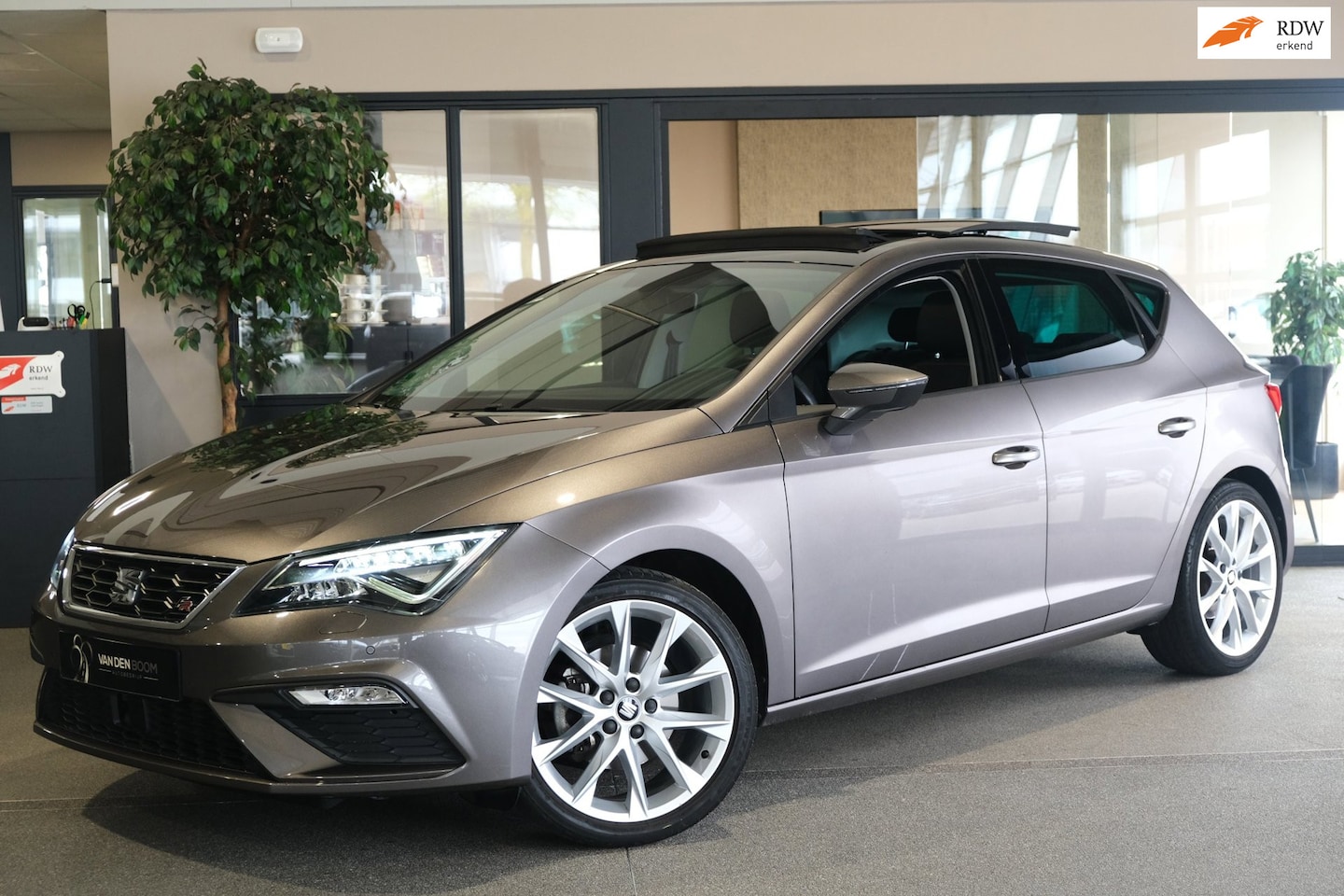 SEAT Leon - 1.4 EcoTSI FR DSG 150PK Pano Navi Led Cruise Pdc Dab - AutoWereld.nl