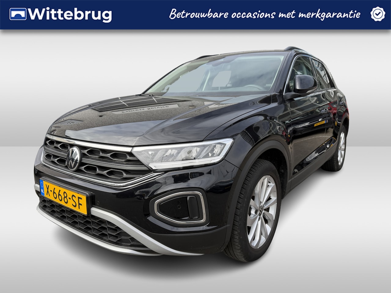 Volkswagen T-Roc - 1.0 TSI Life Edition Digital Cockpit / Camera / Keyless / App-connect / 17"LM velgen / Com - AutoWereld.nl