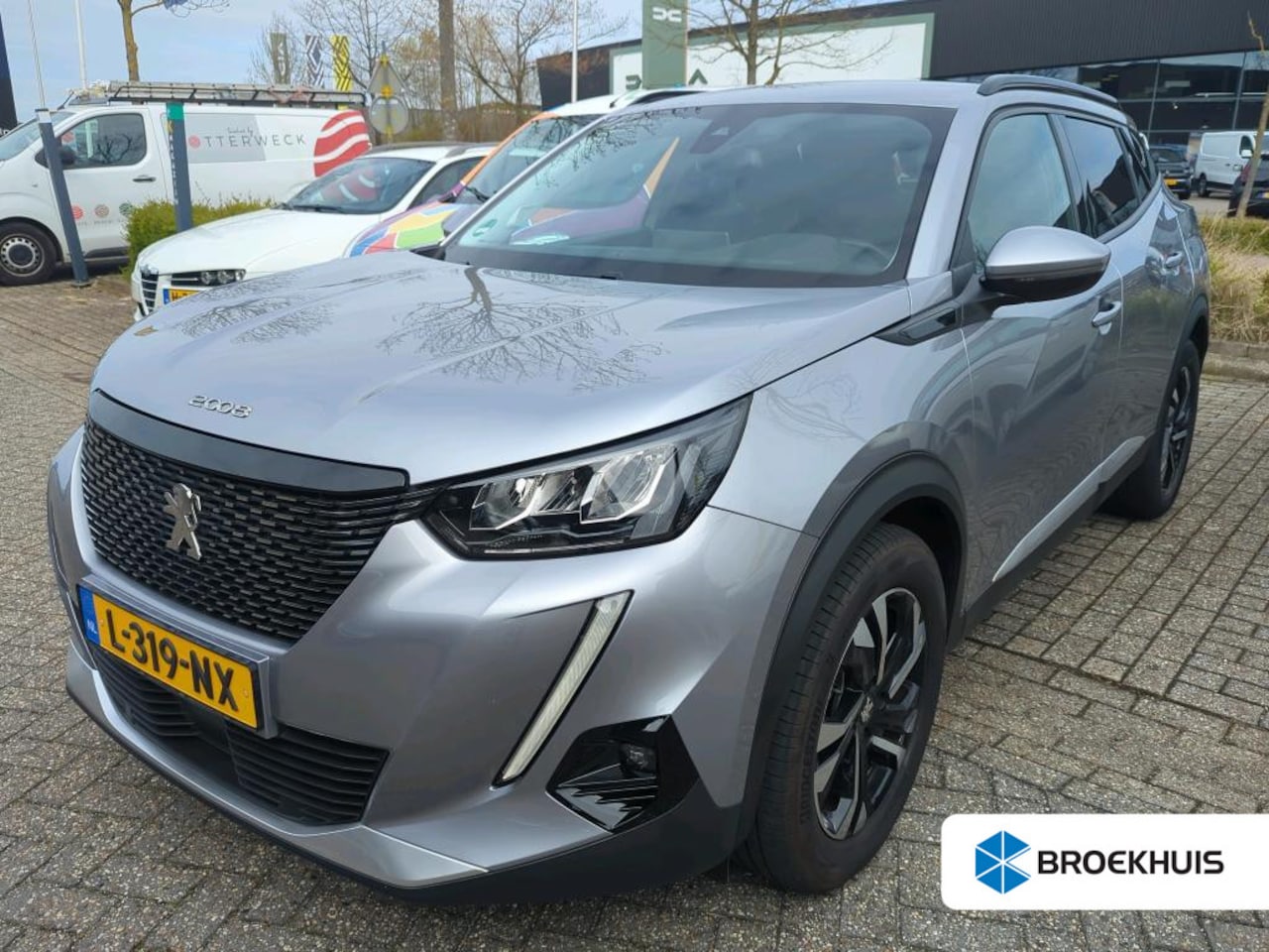 Peugeot 2008 - 1.2 PureTech Allure Pack | Automaat | Navigatie | Camera | Trekhaak | NL auto | 1e eigenaa - AutoWereld.nl