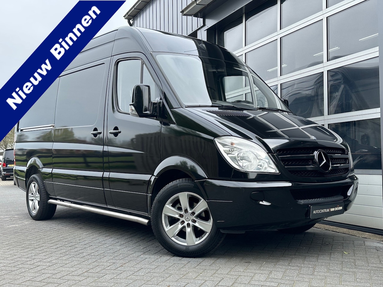 Mercedes-Benz Sprinter - 318 3.0 CDI | L2H2 | Automaat | 6 cilinder | Trekhaak | Cruise controle | 3-zits | LM velg - AutoWereld.nl