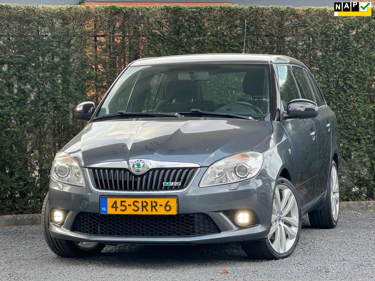 Skoda Fabia Combi - 1.4 TSI RS/AUTOMAAT/CRUISE/TRKHAAK/RIJKLAAR! - AutoWereld.nl