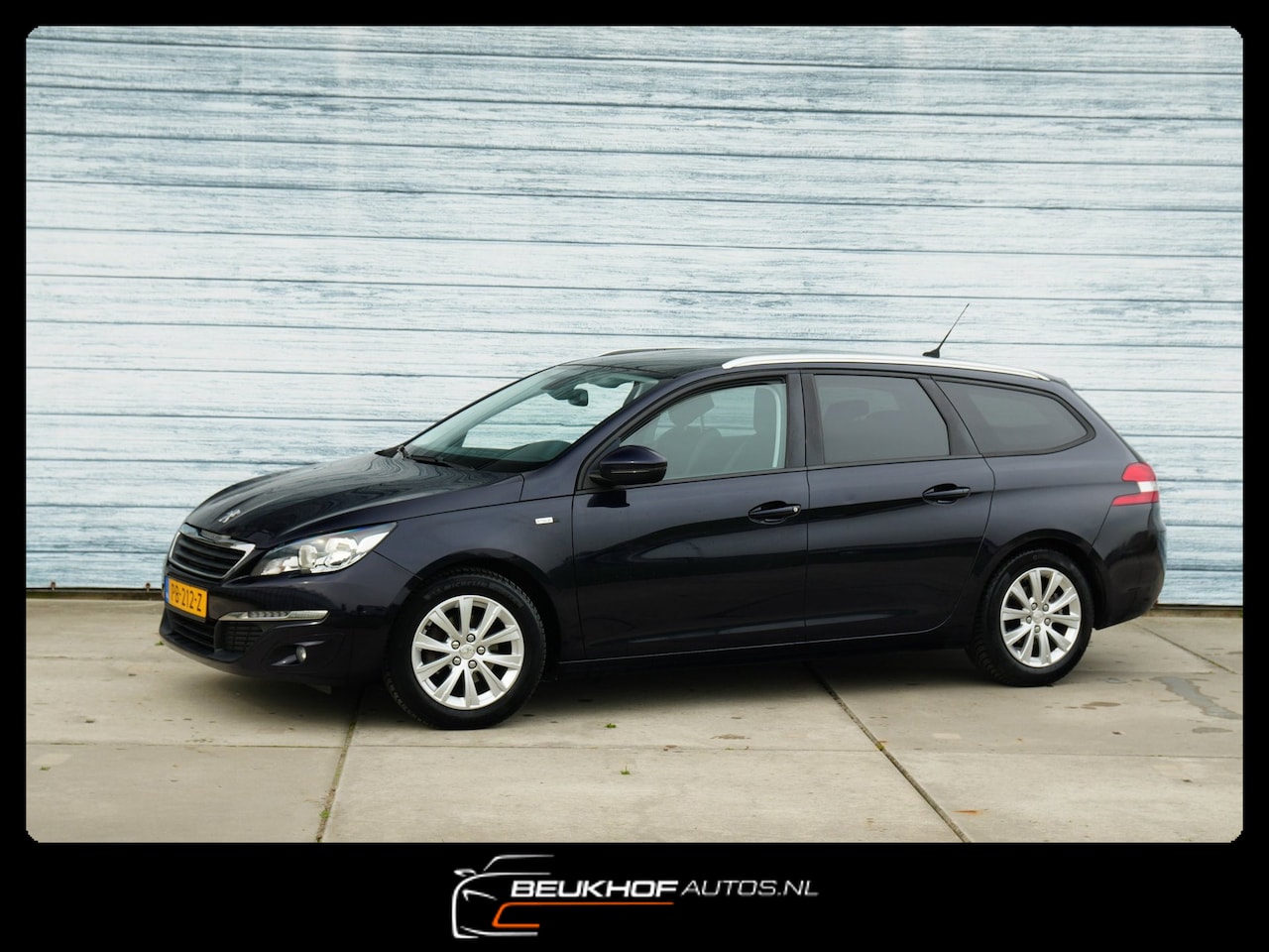 Peugeot 308 SW - 1.2 PureTech Style Panoramadak Trekhaak Cruis - AutoWereld.nl