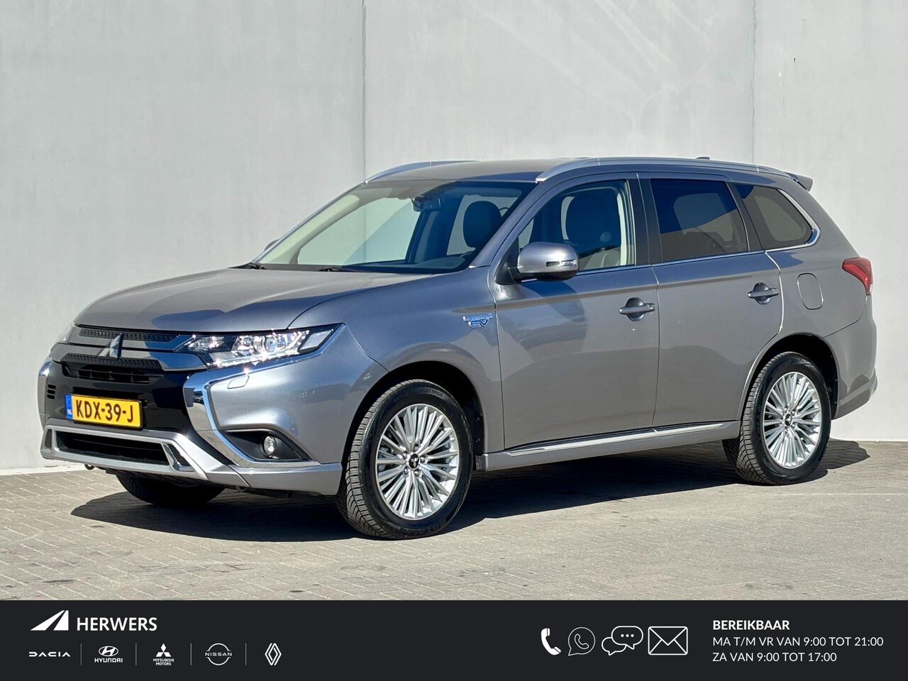 Mitsubishi Outlander - 2.4 PHEV Intense / Dealer onderhouden / 1e eigenaar / Trekhaak 1500 KG / Apple carplay & A - AutoWereld.nl