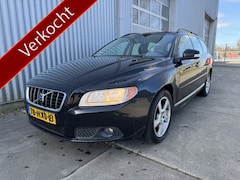 Volvo V70 - 2.4 D5 Kinetic AUT. LEDER