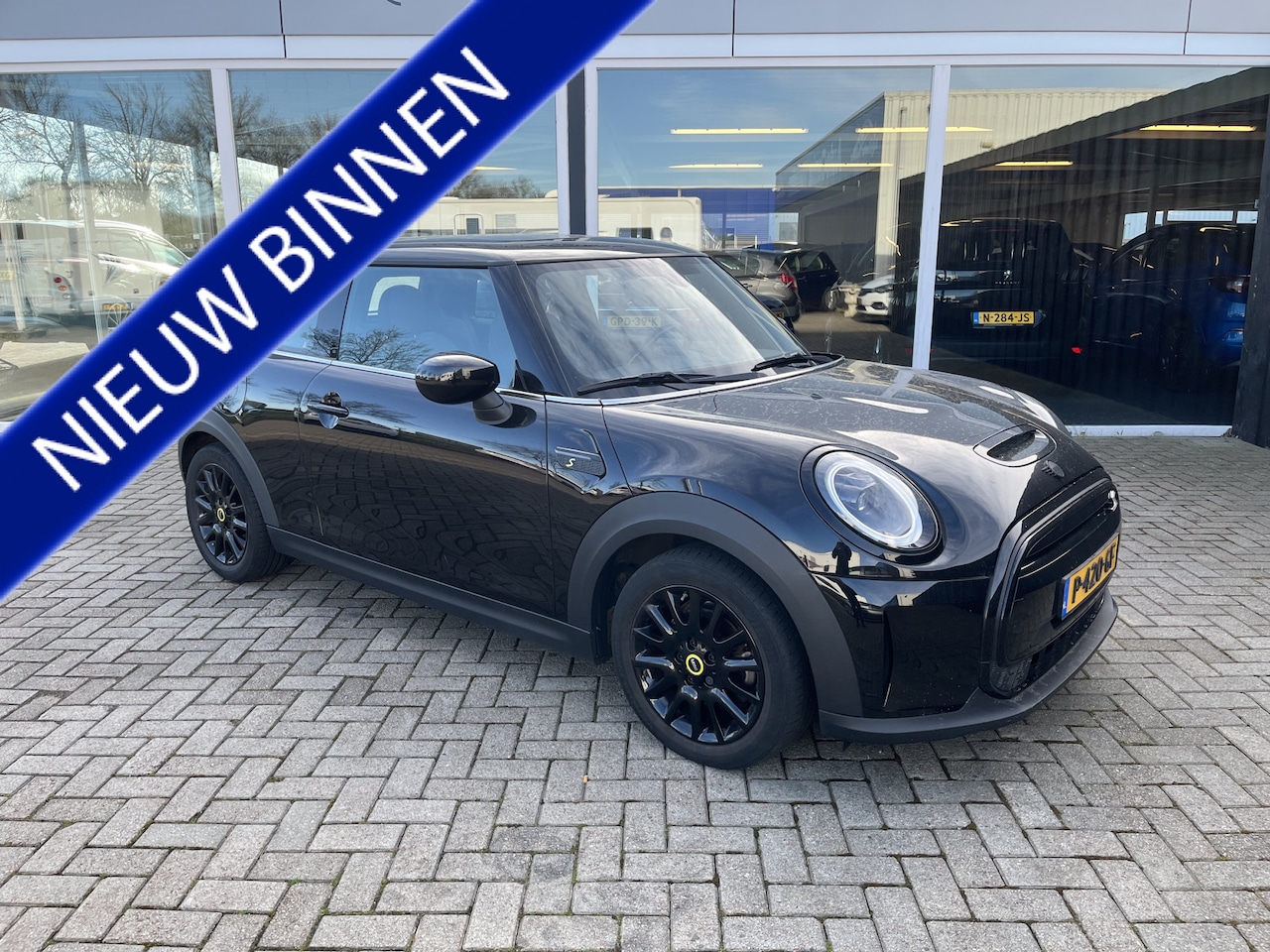 MINI Mini-Electric - Classic 33 kWh Led / Schuif kantel / Cruise / Carplay - AutoWereld.nl