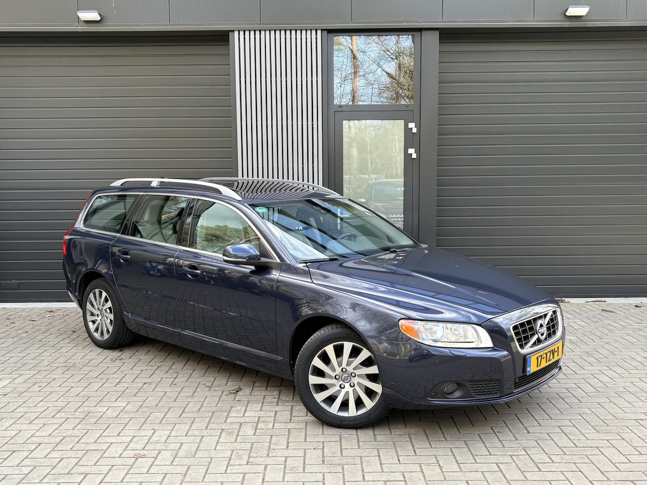 Volvo V70 - 1.6 T4 Summum 1.6 T4 Summum - AutoWereld.nl