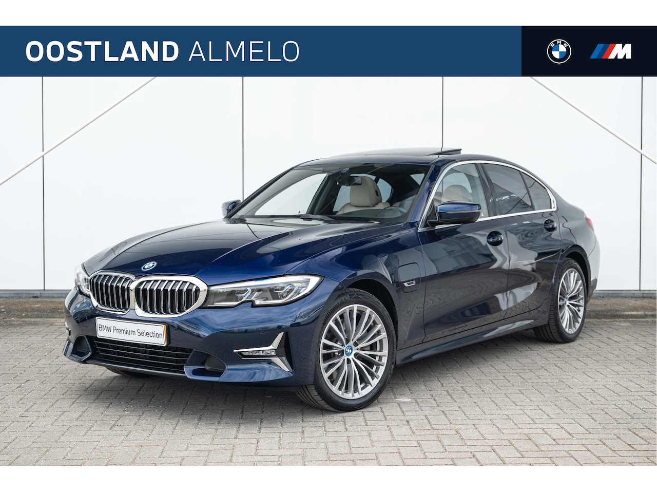 BMW 3-serie - 320e High Executive Luxury Line Automaat / Schuif-kanteldak / Sportstoelen / Laserlight / - AutoWereld.nl