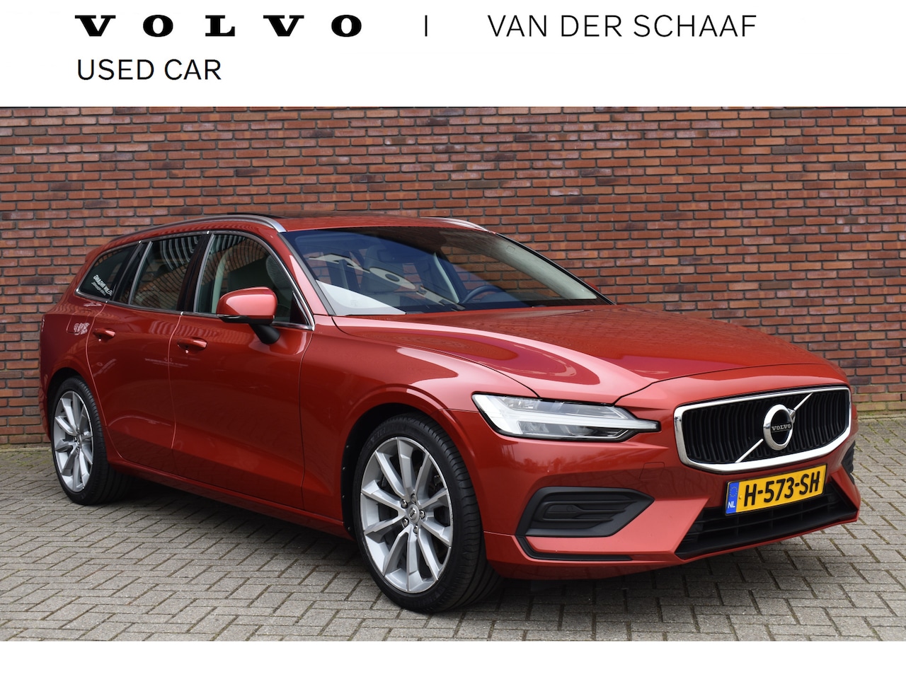 Volvo V60 - T4 210PK Automaat Momentum Pro | Schuif-/kanteldak | 19'' | Polestar Optimalisatie | - AutoWereld.nl