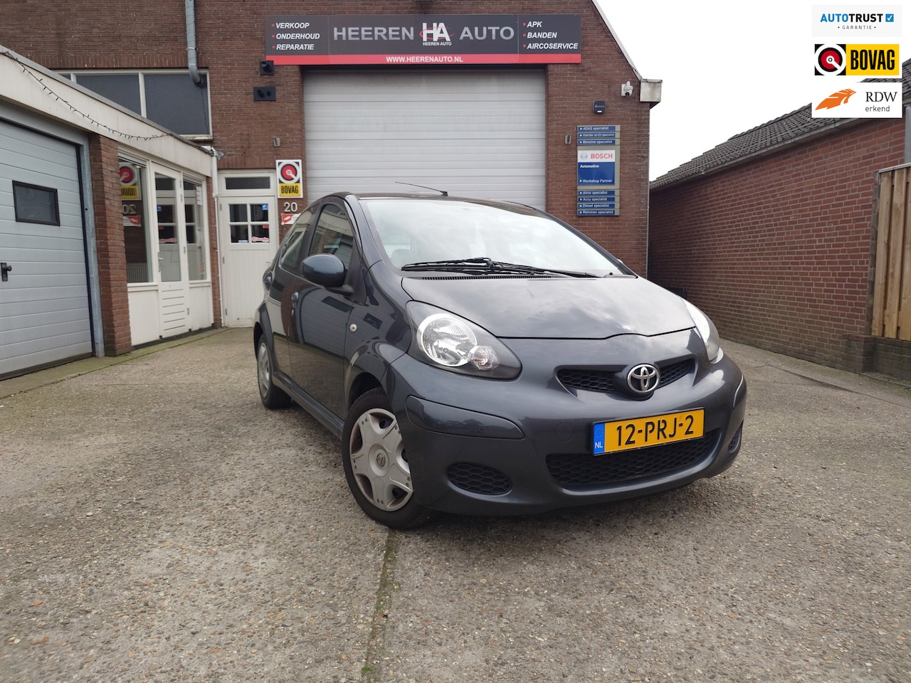 Toyota Aygo - 1.0-12V Comfort Navigator 1.0-12V Comfort Navigator, Dealer onderhouden, 5 deurs, Airco - AutoWereld.nl