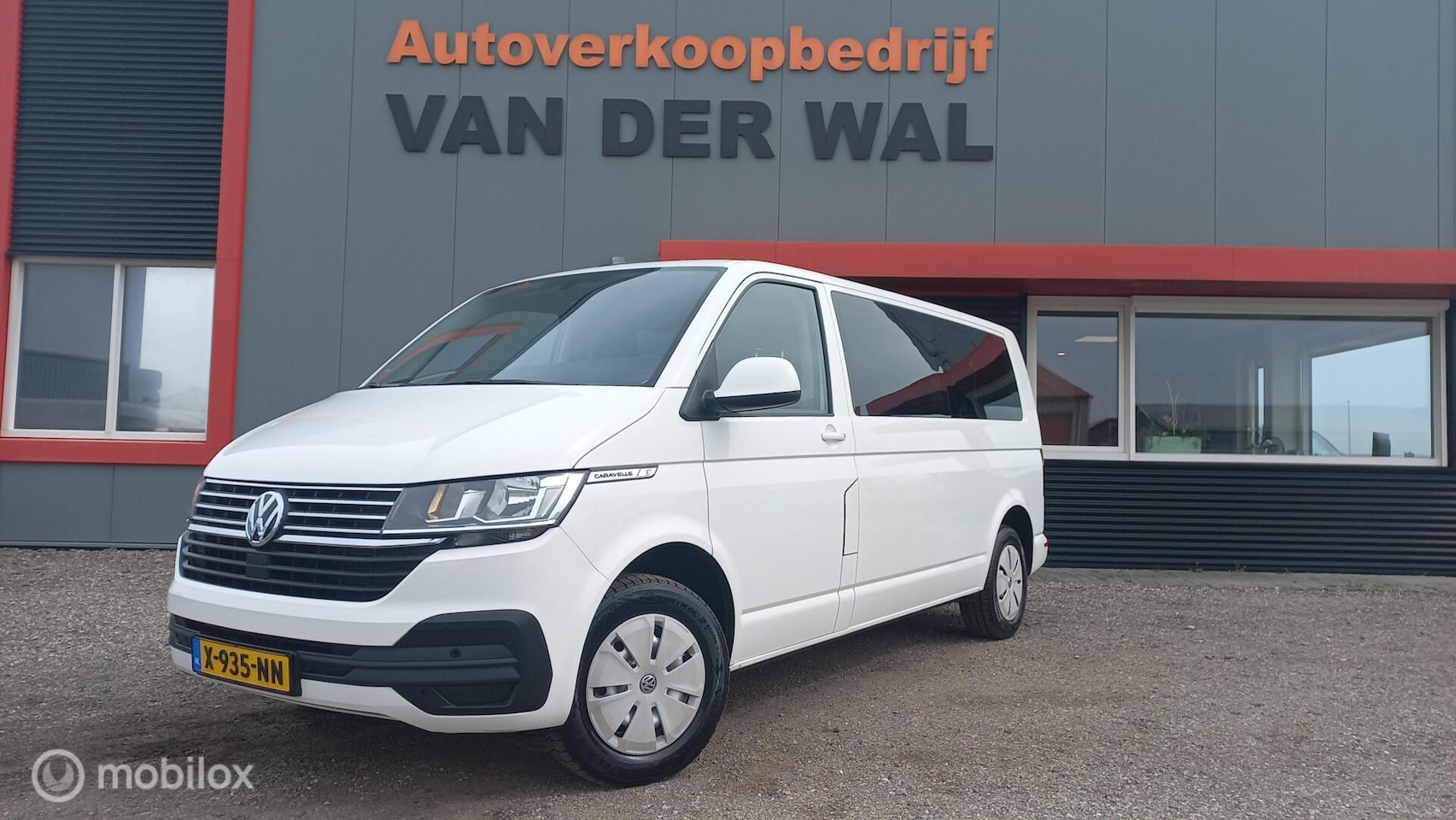Volkswagen Transporter Kombi - 2.0 TDI L2H1 Highline 9PERSOONS/AUTOMAAT - AutoWereld.nl