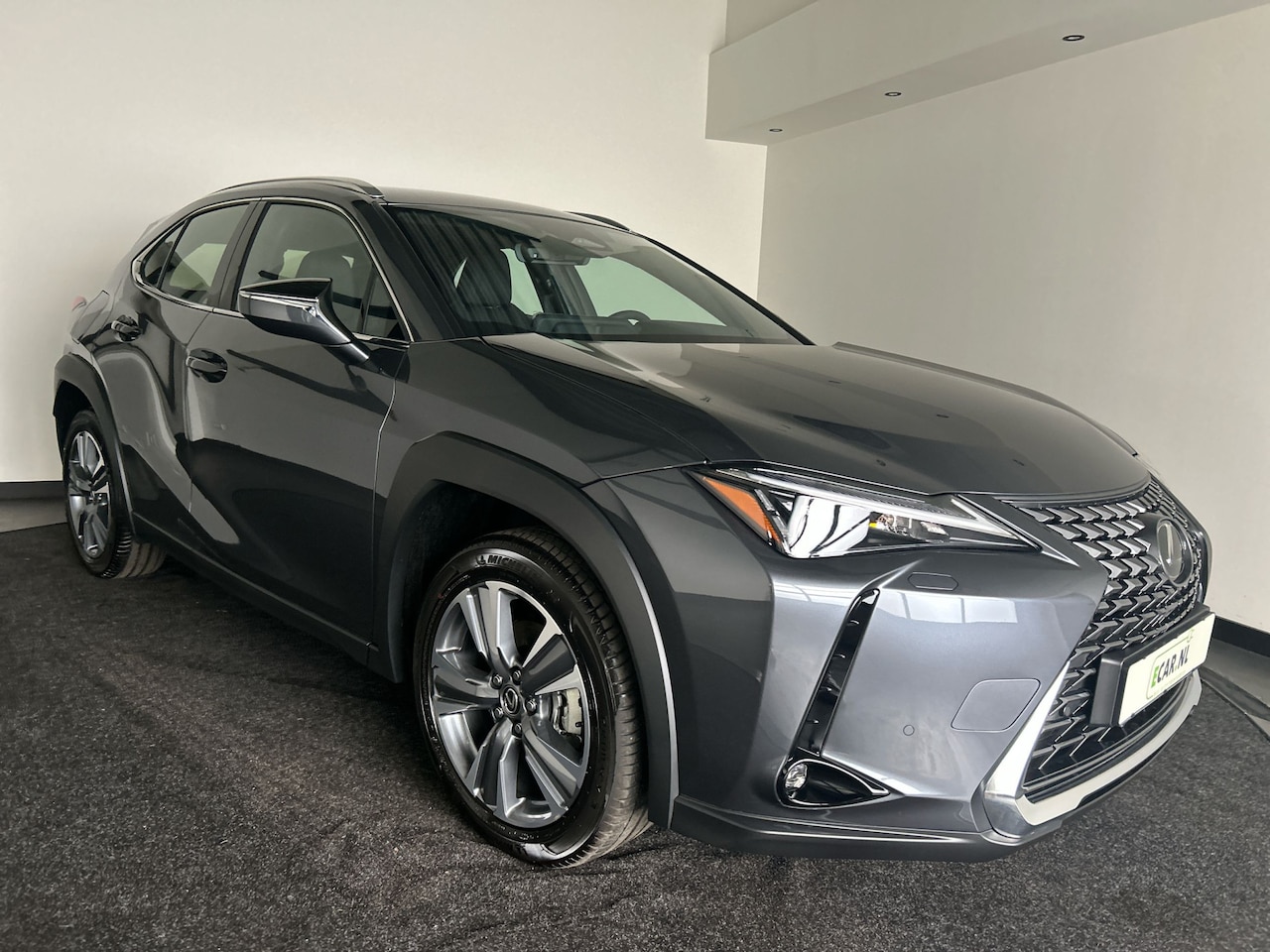 Lexus UX - 300e Luxury Line 73 kWh | 45% korting | Winter-pakket | Tech Pack  | Navigatie | Nieuwprij - AutoWereld.nl