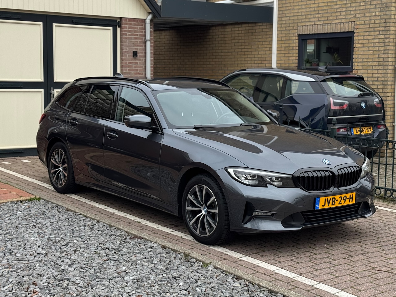 BMW 3-serie Touring - 320e xDrive Business Edition Plus BMW 320e Touring xDrive Business Edition Plus | Shadow Line | Dealer Onderhouden - AutoWereld.nl