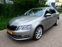 Skoda Octavia - 1.0 TSI 116pk Style Automaat 2e eig. Navi PDC Xenon Historie