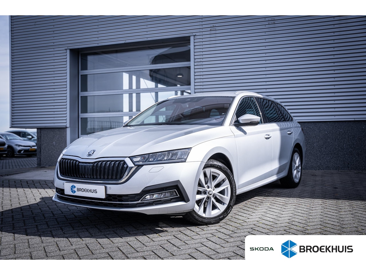 Skoda Octavia Combi - 1.5 e-TSI Business Edition Plus | Afneembare Trekhaak  | Airco (automatisch) | Dodehoek de - AutoWereld.nl