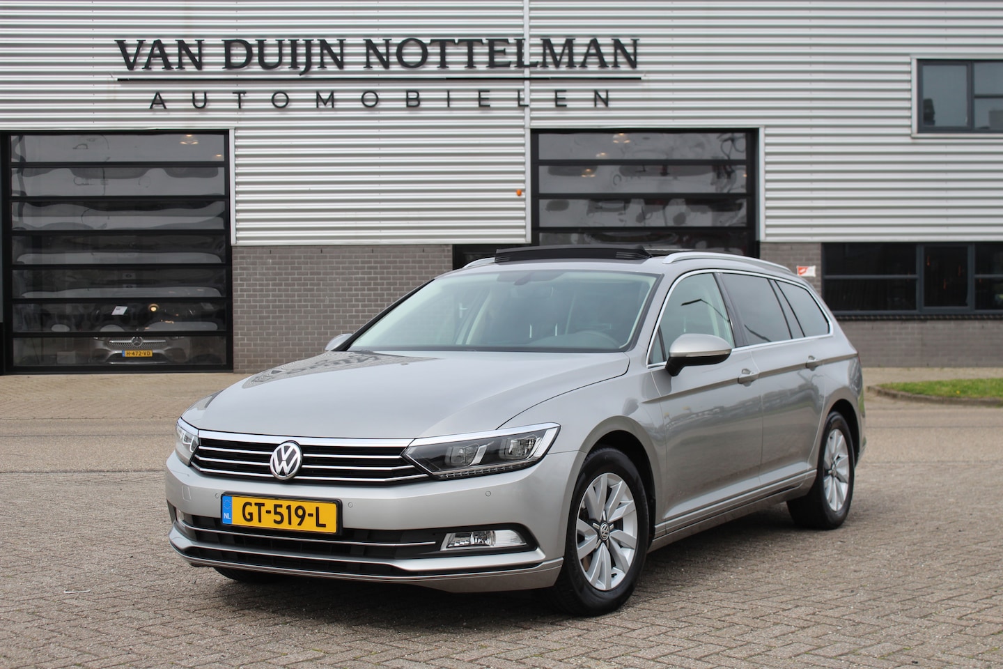 Volkswagen Passat Variant - 1.4 TSI Business Edition / Panoramadak / N.A.P. - AutoWereld.nl