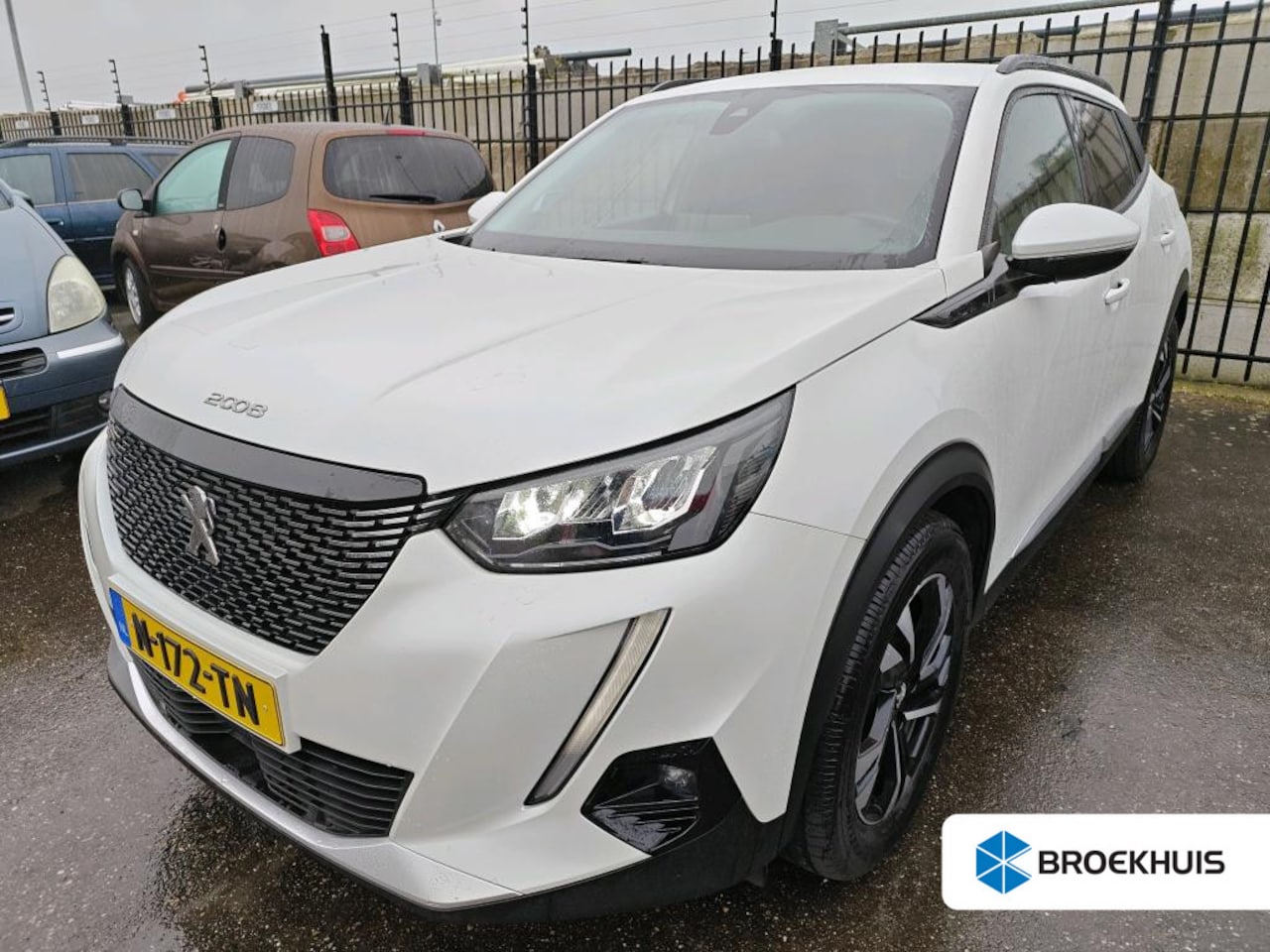 Peugeot 2008 - 1.2 PureTech Allure Pack | Navigatie | Camera | Trekhaak | NL auto | Apple carplay | Keyle - AutoWereld.nl