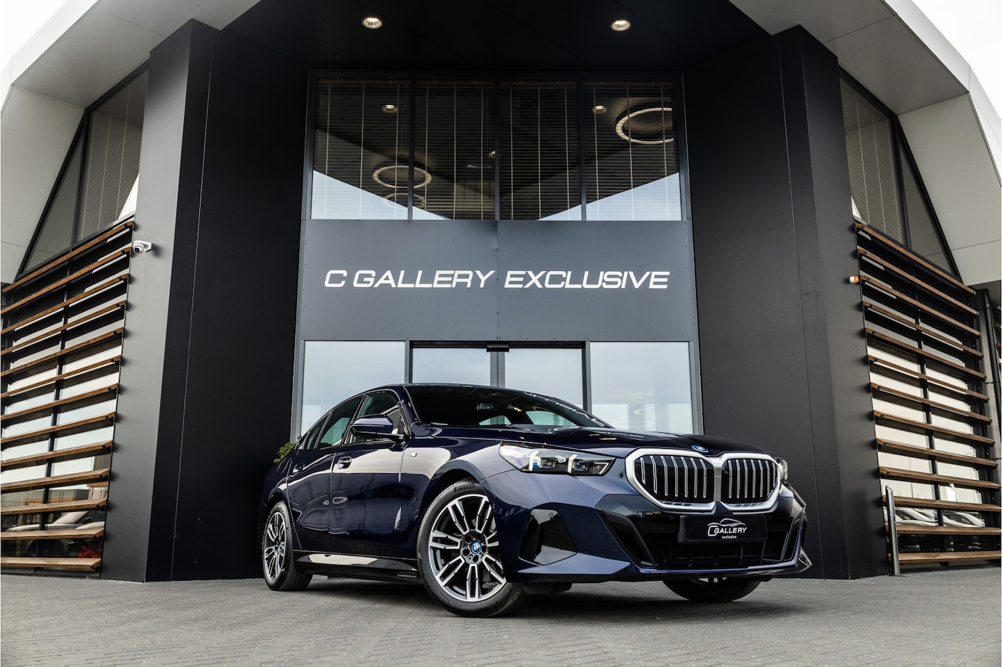 BMW 5-serie - 530e - M Sport | 360 Camera | Keyless | HUD - AutoWereld.nl